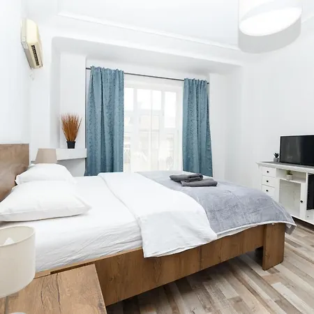 Color Street Blanari 12 Apartment *