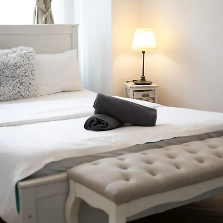 Color Street Blanari 12 * Bukareszt