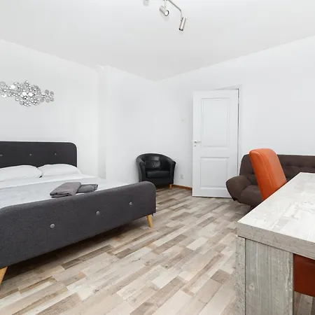 Color Street Blanari 12 *